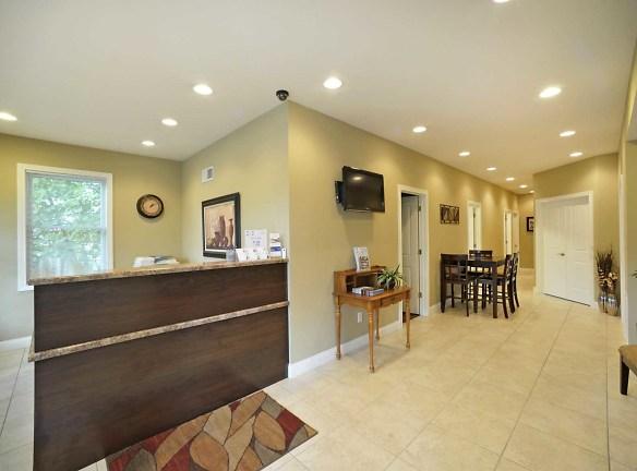 Choice Realty Management - 1715 S Walnut St - Bloomington, IN Apartments for Rent