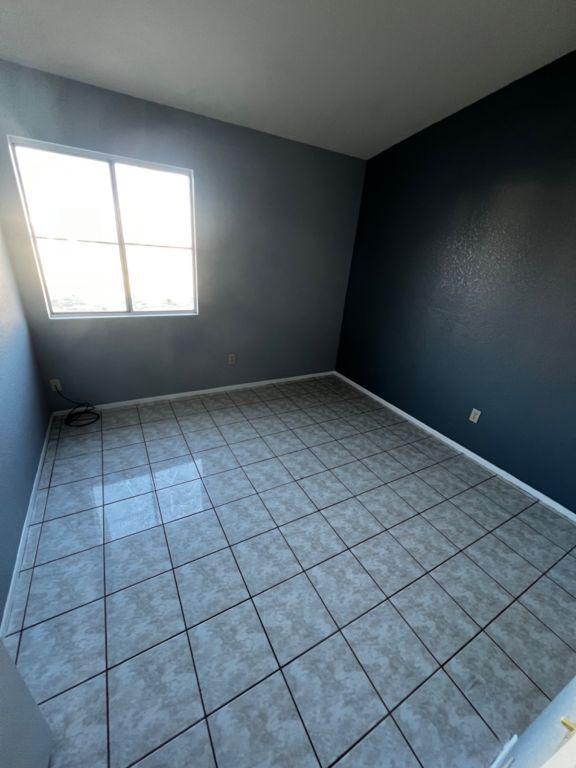 1 bedroom room for rent $900 per month in Desert Hot Springs.