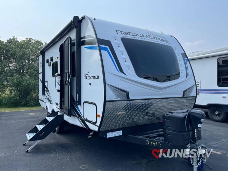 2023 Coachmen Freedom Express Ultra Lite 226RBS 24ft for Sale
