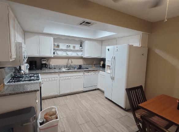 5576 W Rochelle Ave. unit 32 - Las Vegas, NV 89103 - Home For Rent