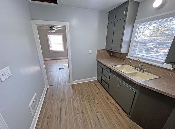4135 Jackman Road, Unit D - Toledo, OH 43612 - Home For Rent