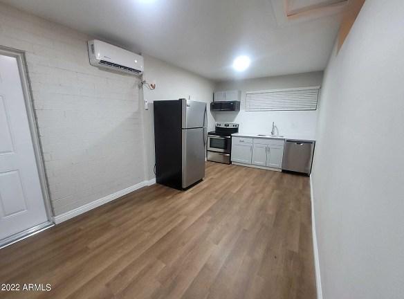 5820 N 35th Ave #D - Phoenix, AZ 85019 - Home For Rent