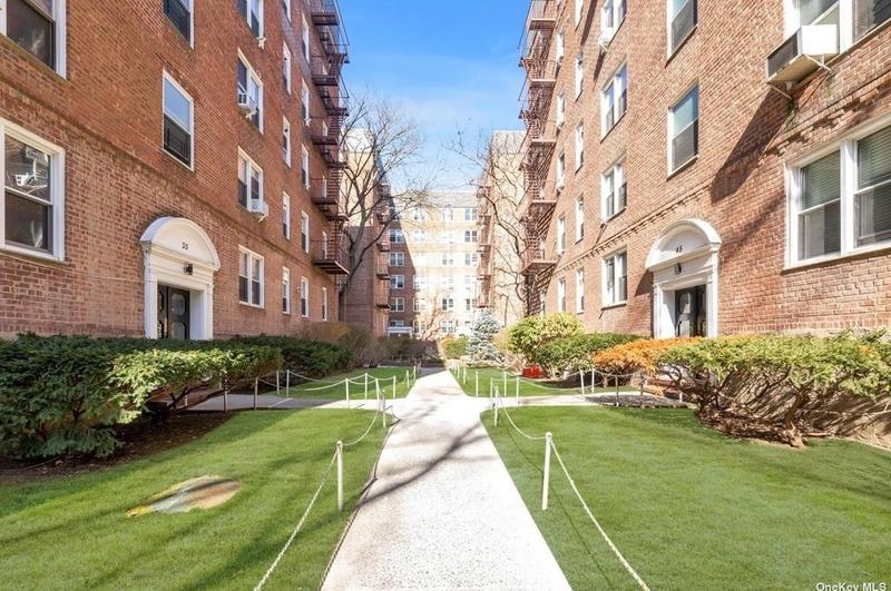 14439 Sanford Ave #2F, Flushing, NY 11355 - MLS 3530145 for Sale