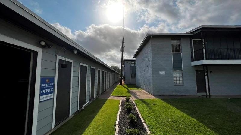 427 Hollyvale Dr #33, Houston, TX 77060 for Rent