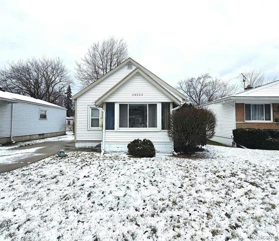 28504 BEECHWOOD ST, Garden City, MI 48135 Single Family Residence For Sale  MLS# 20240009442