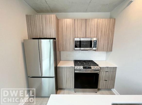 4611 N Broadway unit 2 - Chicago, IL 60640 - Home For Rent