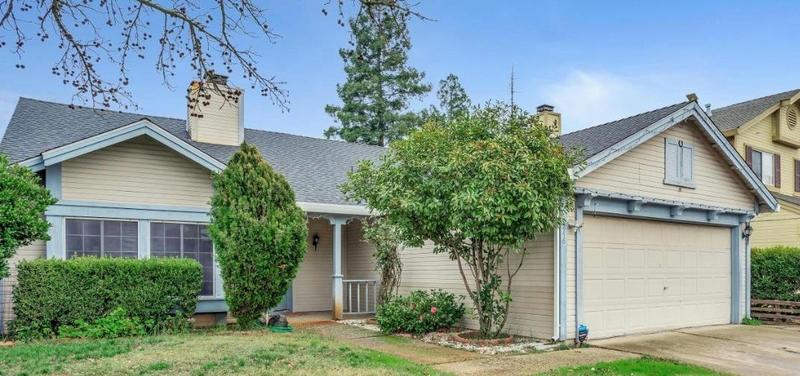 8246 WESTPORT CIR, Sacramento, CA 95828 Single Family Residence For Sale  MLS# 223118818 for Rent