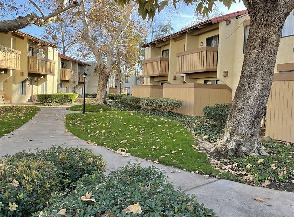 2008 N Deerpark Dr - Fullerton, CA 92831 - Home For Rent