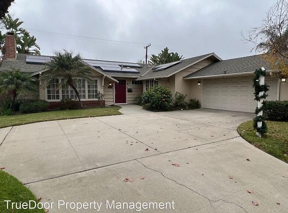 12502 Argyle Dr - Los Alamitos, CA 90720 - Home For Rent