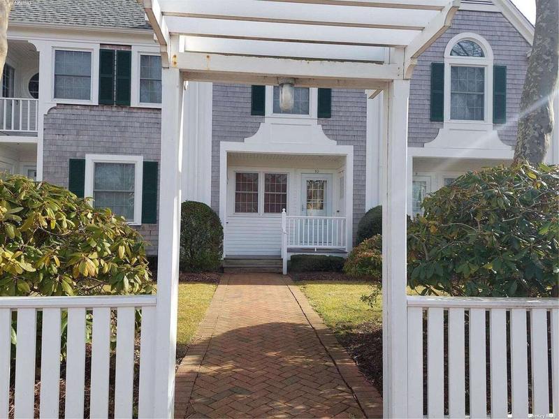 10 Stirling, Greenport, NY 11944  624455919 for Rent