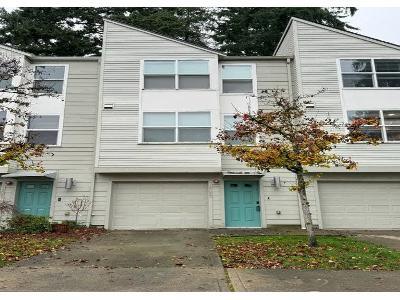 14th Ct NE for Sale