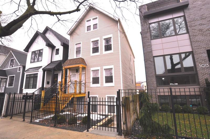 3017 North Oakley Avenue, Unit 3, Chicago, IL 60618 for Rent