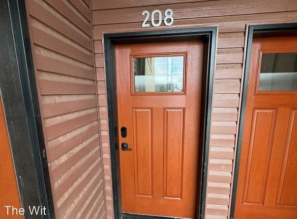 The Wit : Resort Style Living Apartments - 2609 Witzel Ave - Oshkosh, WI Apartments for Rent