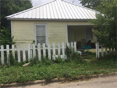 900 E Live Oak St, Lockhart, TX 78644 for Rent