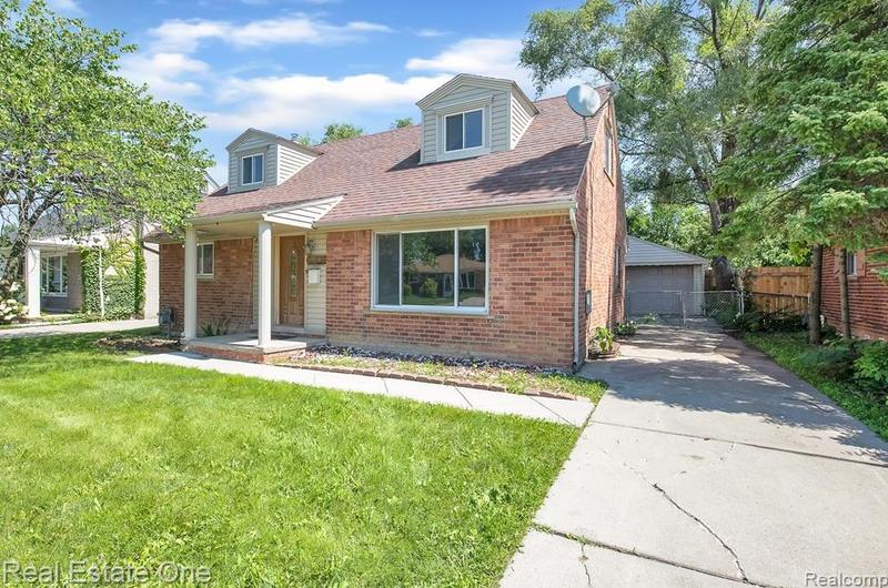 20471 Brooklawn Dr, Dearborn Heights, MI 48127 - MLS 20230093020 for Rent