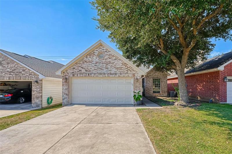 105 MOONSPINNER, Conroe, TX 77356 Single Family Residence For Sale  MLS# 42442730