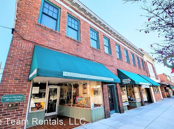 446 N Main St - Hendersonville, NC 28792 - Home For Rent