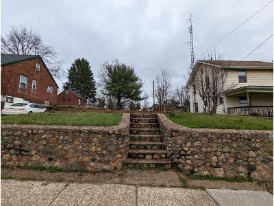 19th St NE for Sale