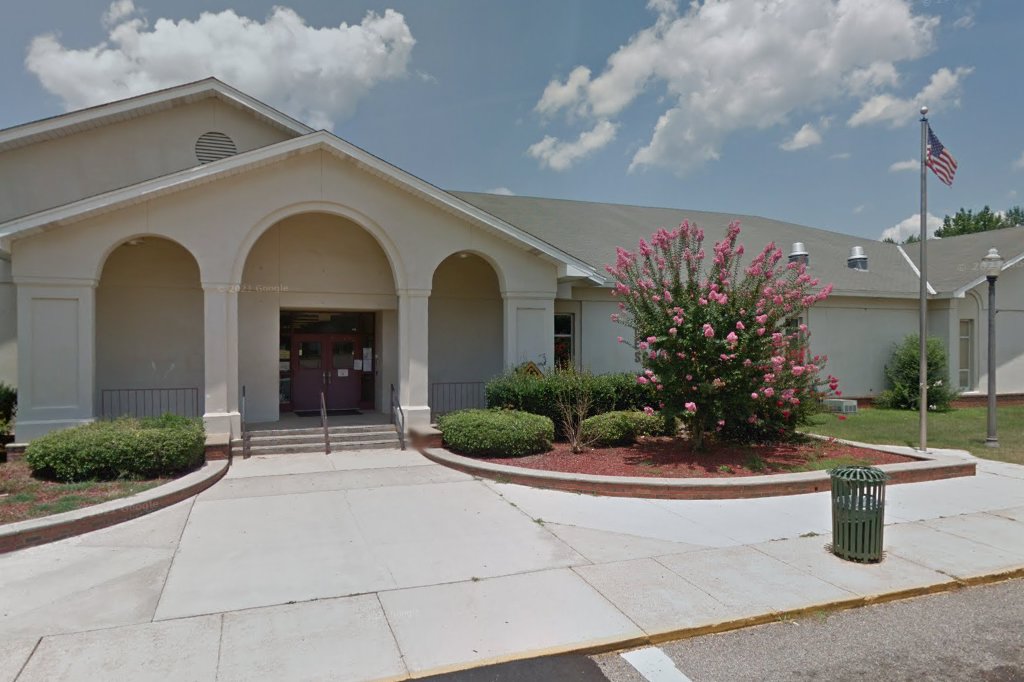 Chisholm Elementary School