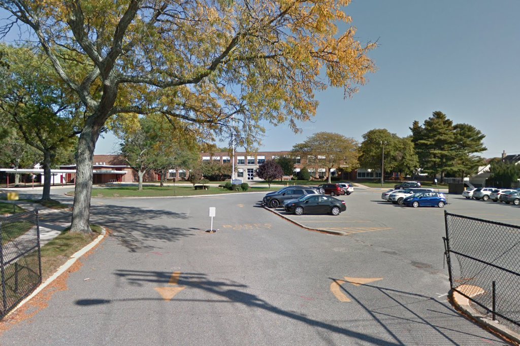 Lee Avenue School