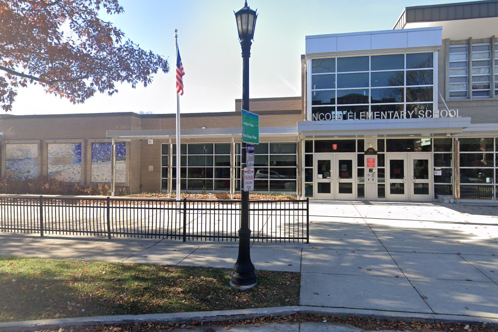 Lincoln Elementary School Entary