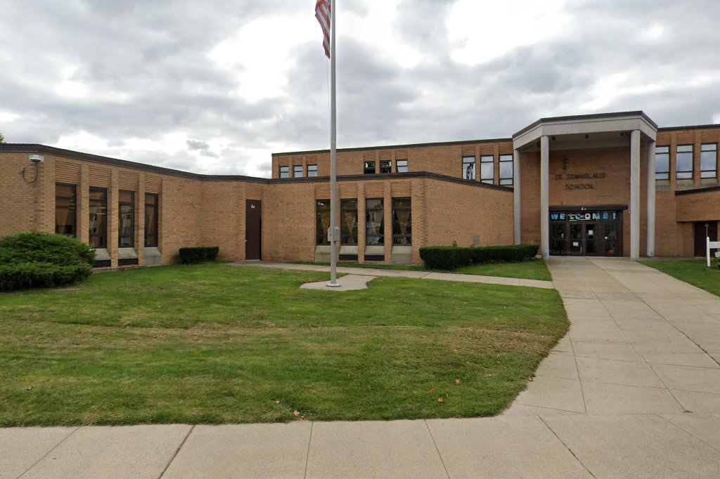 St Stanislaus School