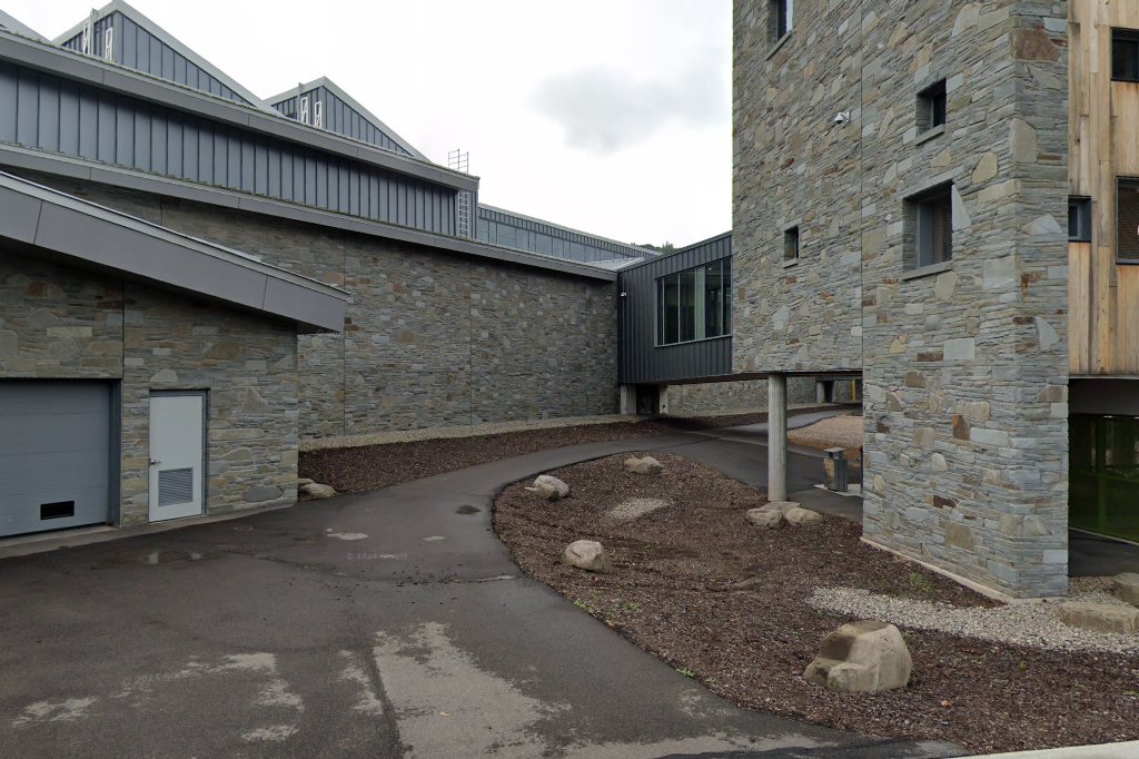 Macarthur School