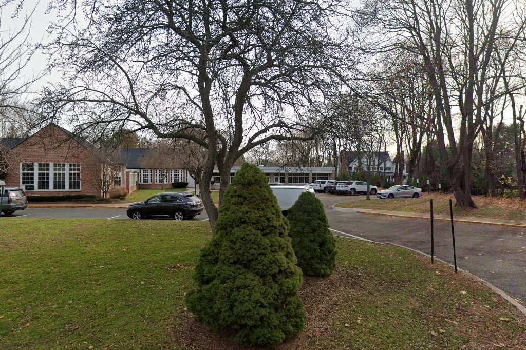 Lloyd Harbor School