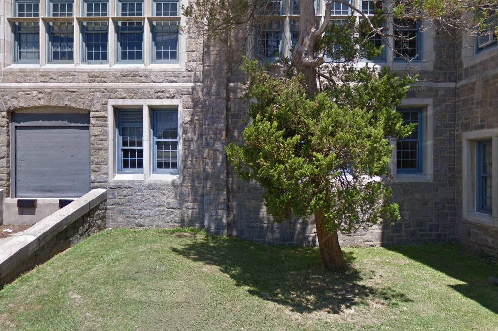 Isaac E Young Middle School