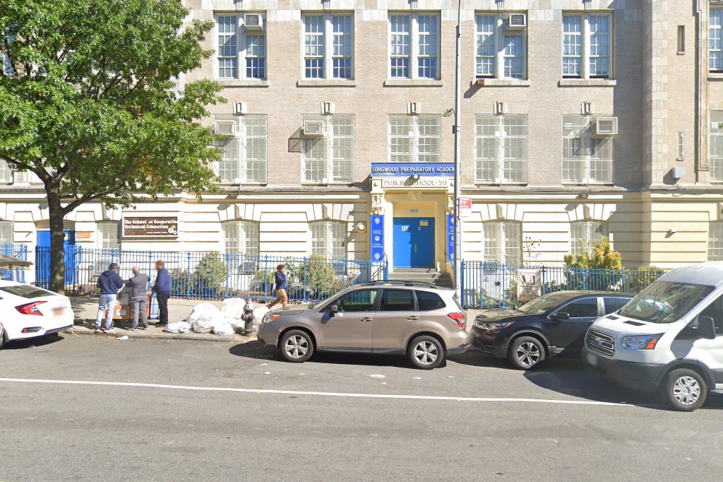 Holcombe L Rucker School Of Community Research