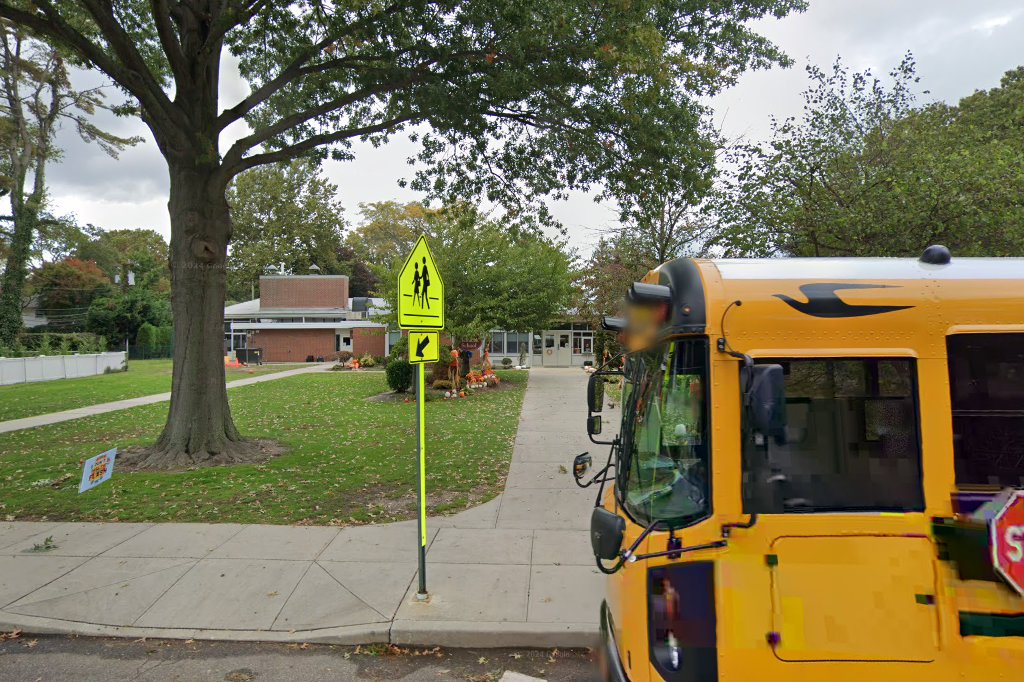 Garden City Public Schools: Hemlock School