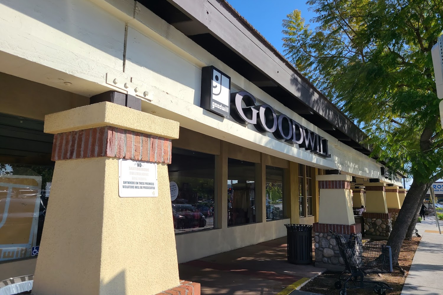 Goodwill Lake Forest