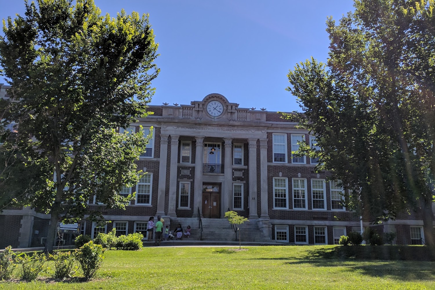 Veterans Memorial Community Center