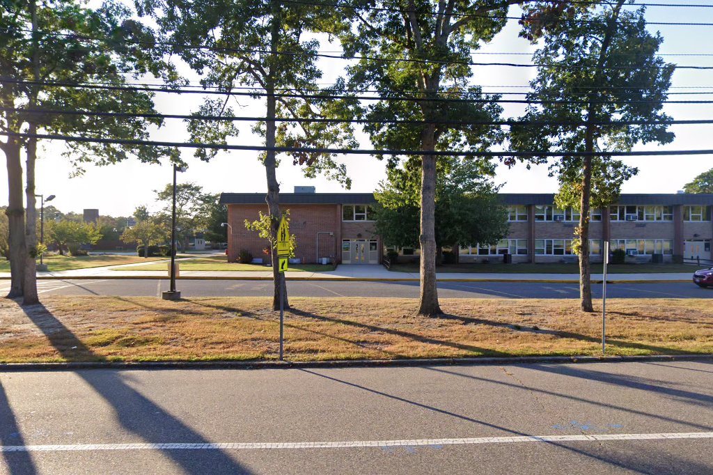 Oakdale-Bohemia Middle School