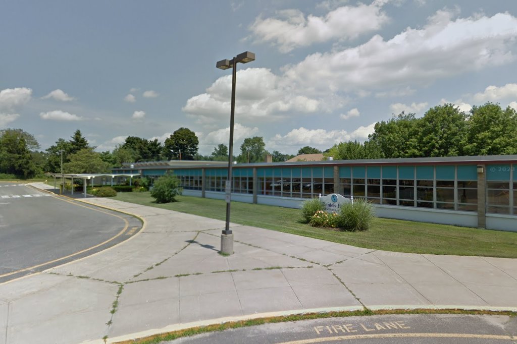 Daniels Farm School