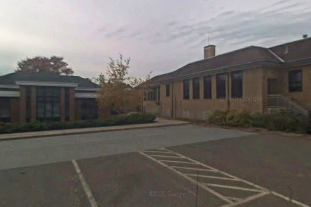 Naubuc School