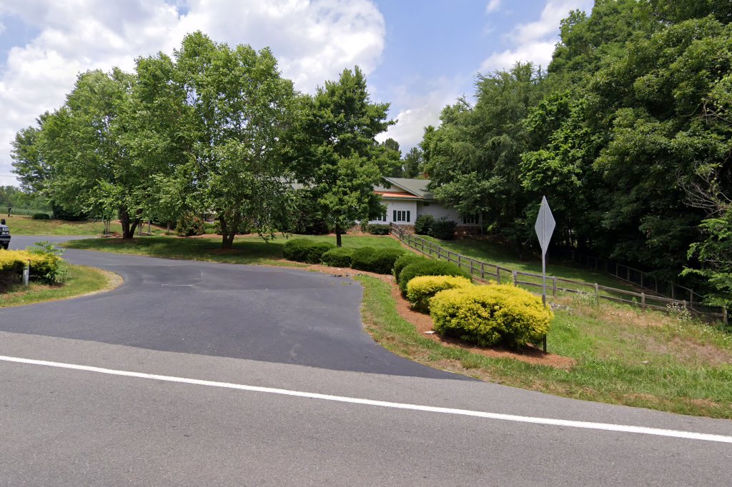 Forest Oaks Animal Hospital