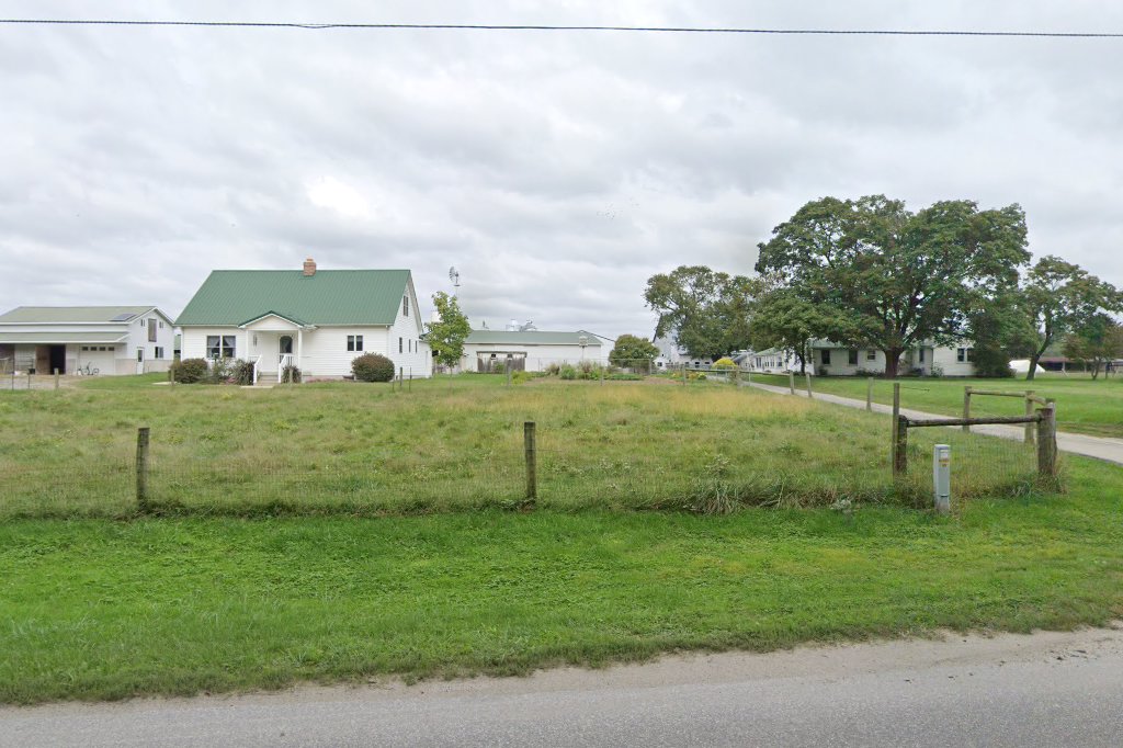 Honey Suckle Knoll Amish School