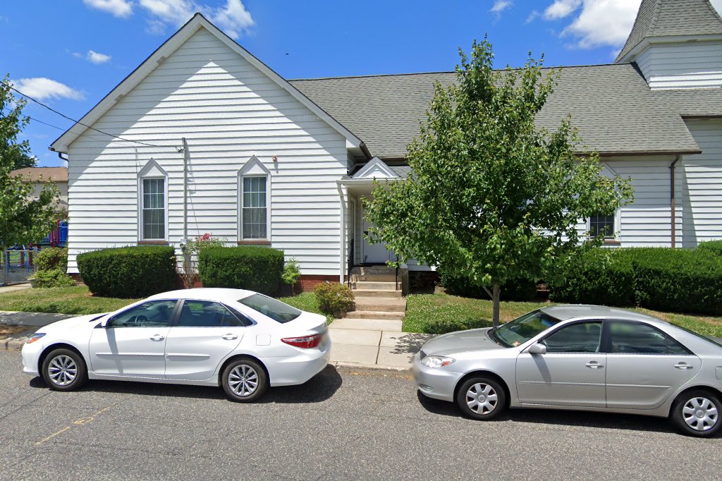 New World Montessori School