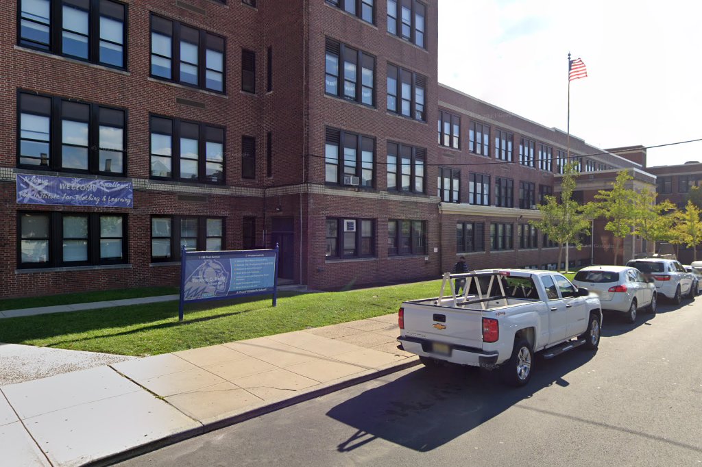 No 5 Mabel Holmes Middle School