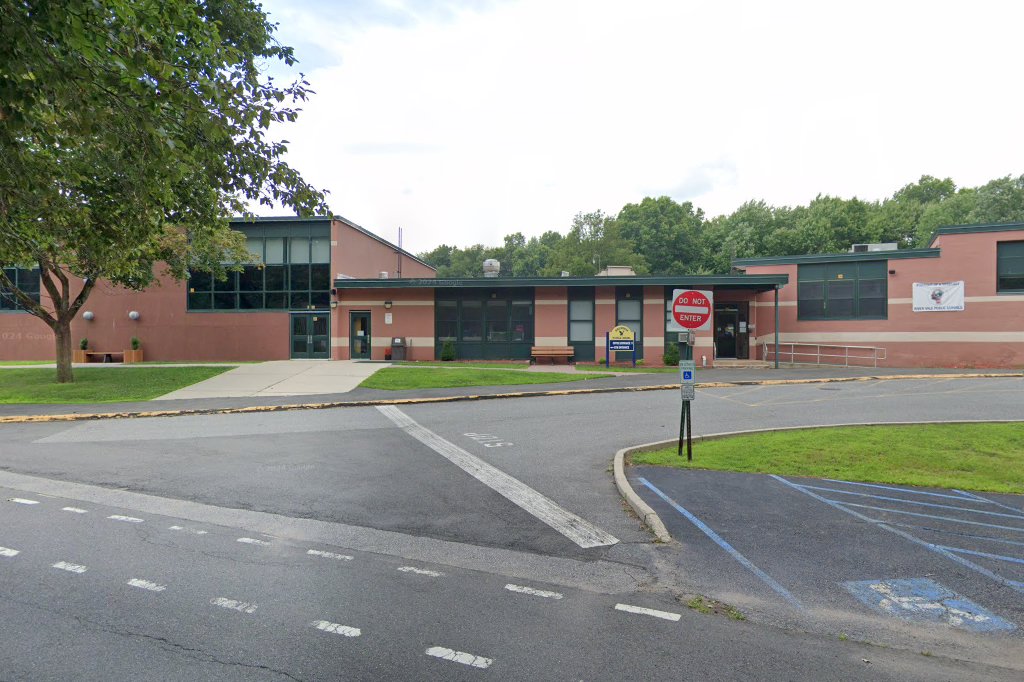 Holdrum Middle School