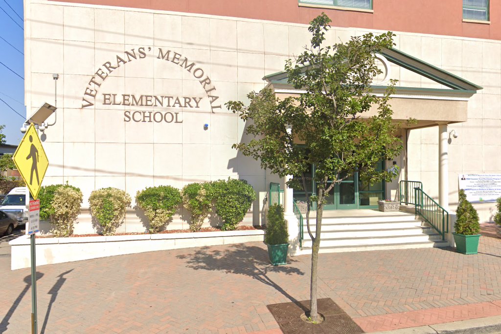 Veterans' Memorial Elementary School