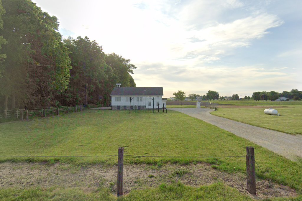 Townline Square School Amish