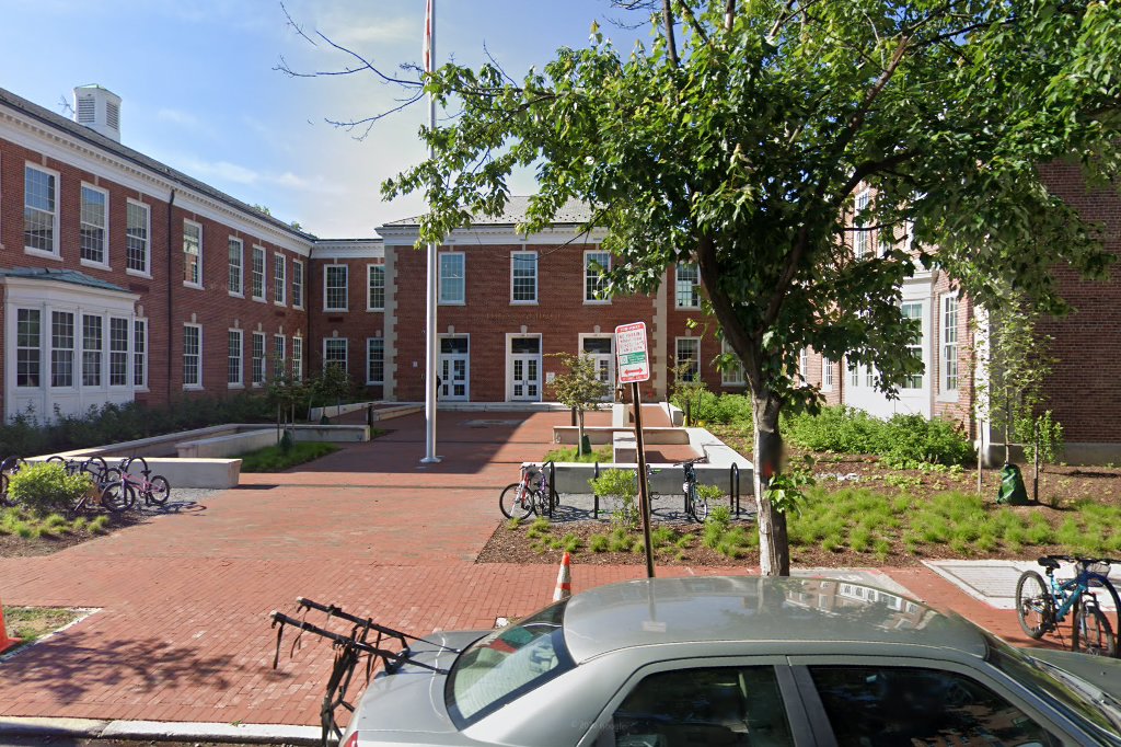 Capitol Hill Montessori School At Logan