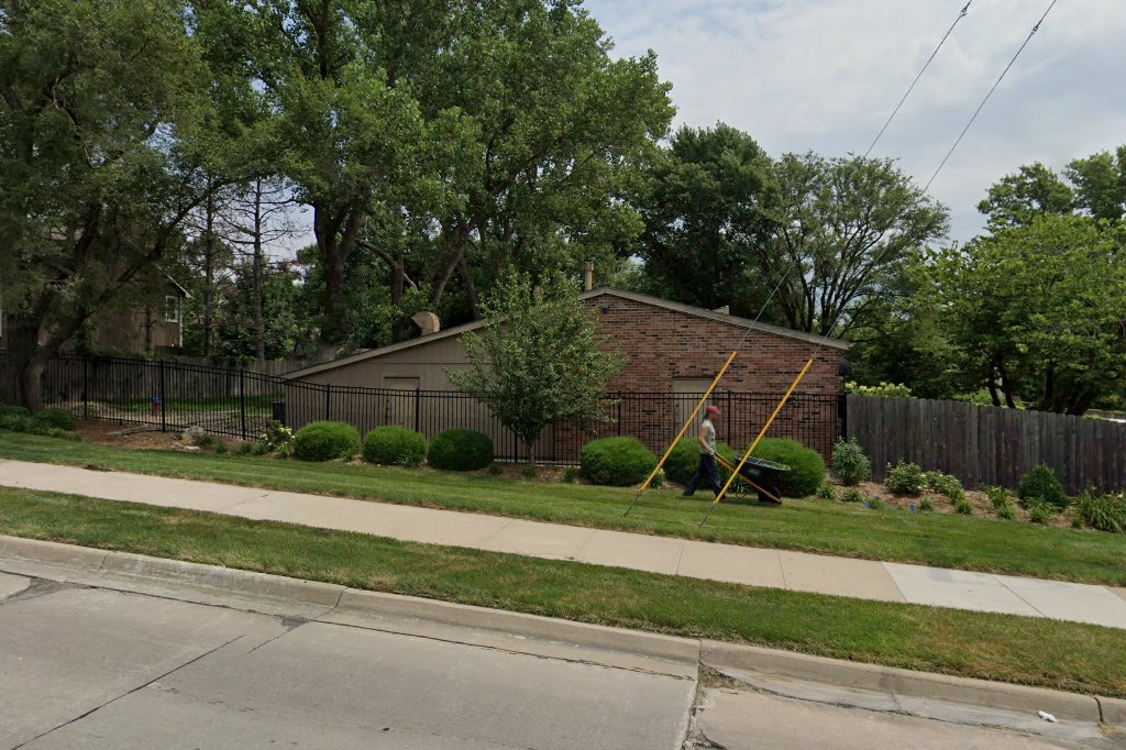 Clinton Parkway Animal Hospital