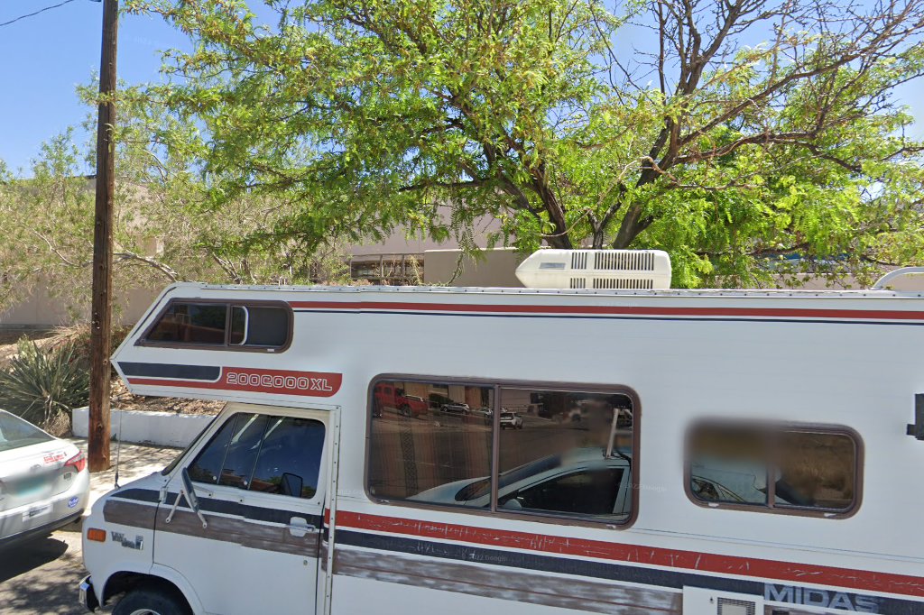Lomas-Tramway Public Library