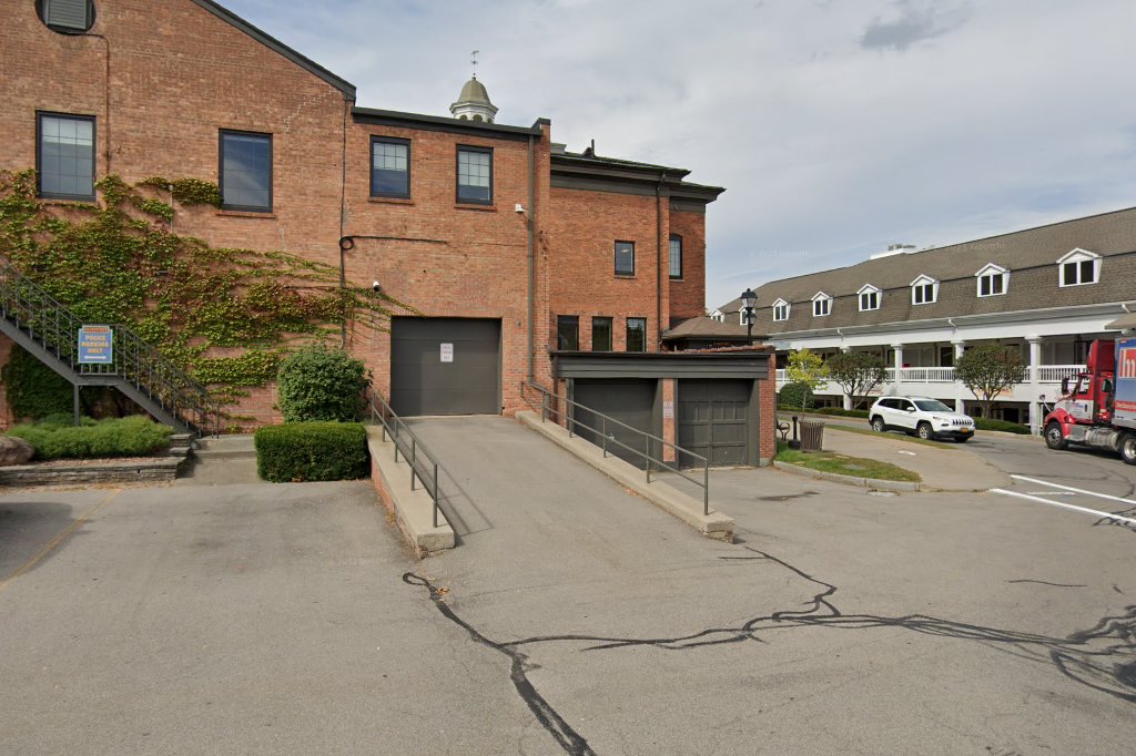 Fairport Village Court