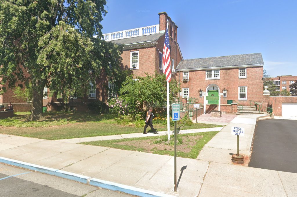 Freeport Village Court
