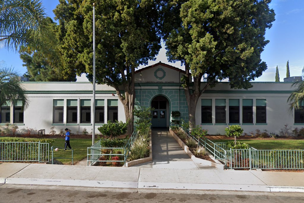 Lincoln Cltrl Center-Montessori Elementary School