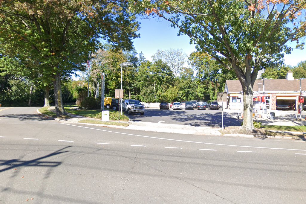 Oyster Bay Cove Village Court